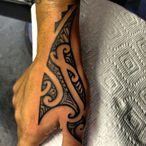 polynesian hand tattoo|best polynesian tattoo designs.